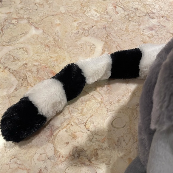 NWT Lemur Fiesta Ring Tailed Plush ~14” color: gray and white - Picture 3 of 8